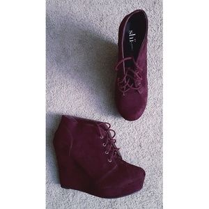 Shi by Journeys Burgundy Suede Lace-Up Wedges